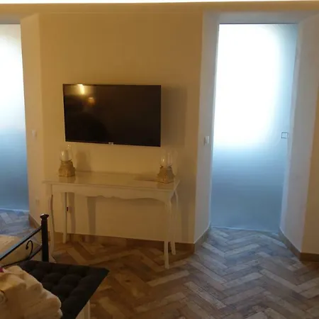 Apartment Homes - Mini - *